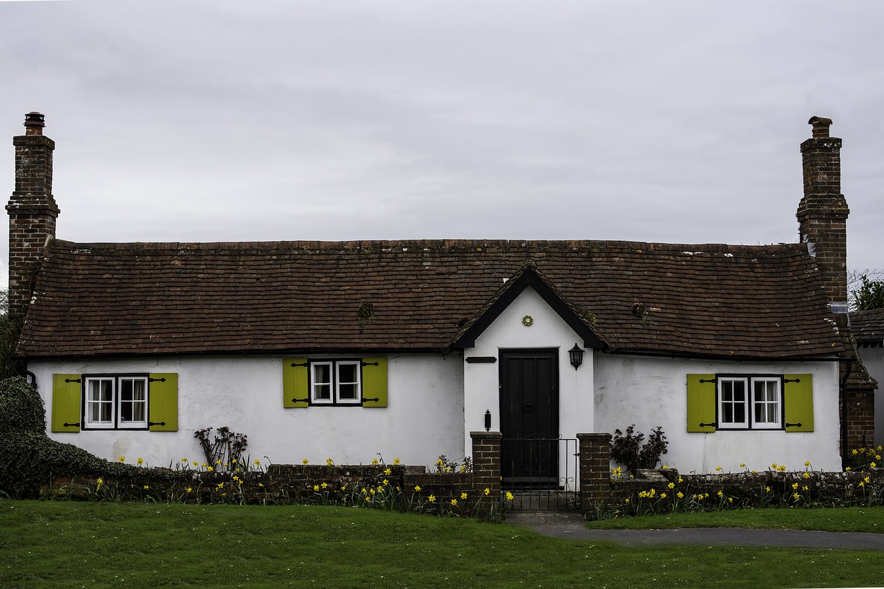 Famous Bungalow Houses - Iconic Designs And Architectural Marvels